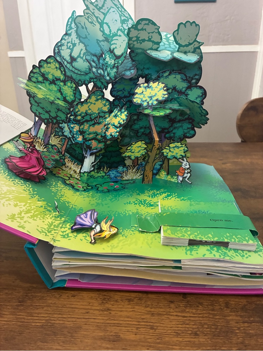 Alice’s Adventures in Wonderland: A Pop Up Adaptation - Picture 4 of 9